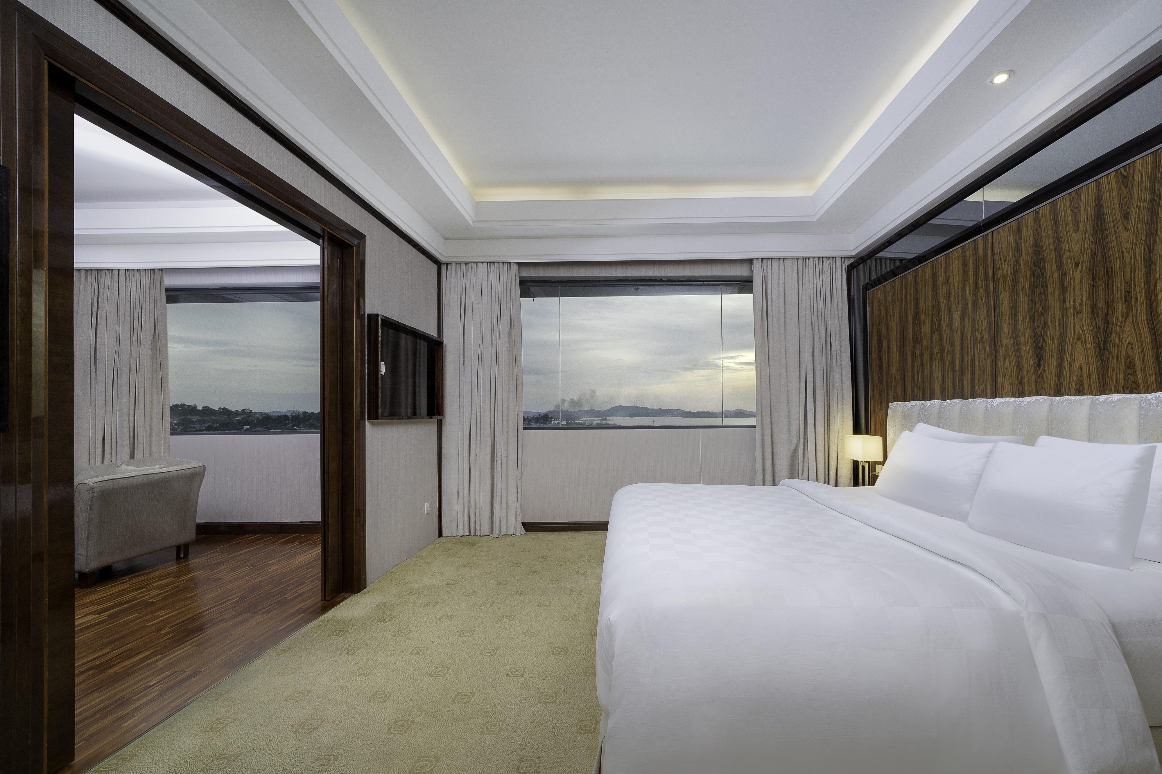 Swiss-Belhotel Harbour Bay Нагоя Екстериор снимка