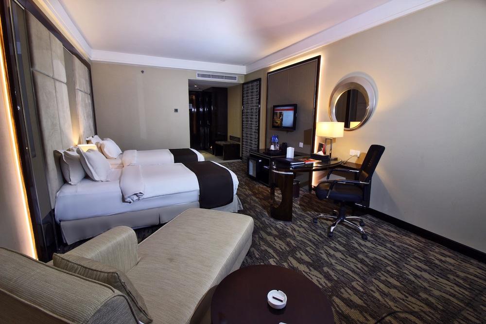 Swiss-Belhotel Harbour Bay Нагоя Екстериор снимка