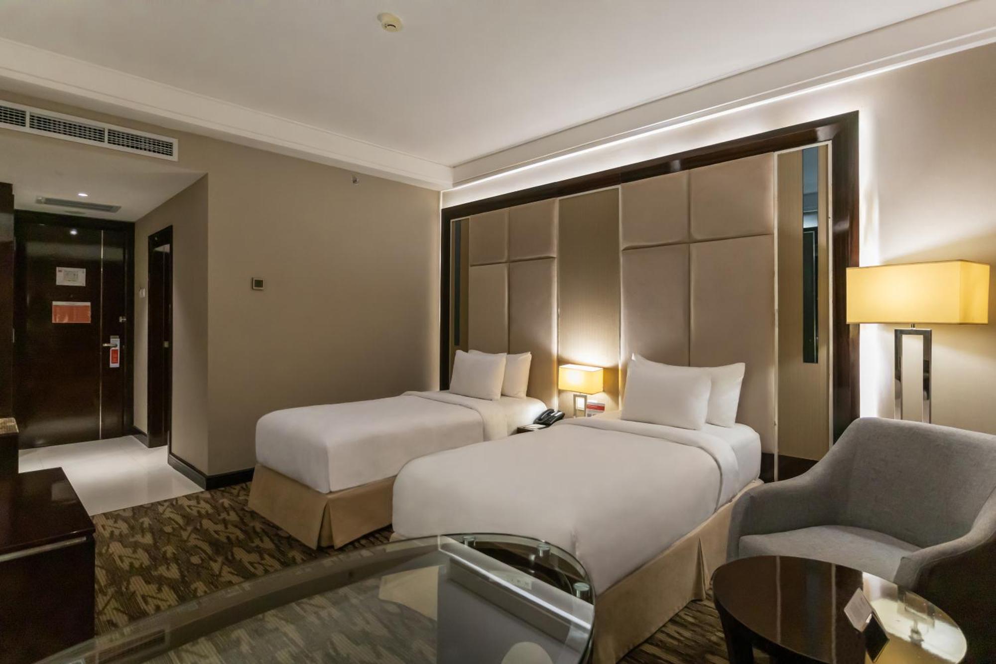 Swiss-Belhotel Harbour Bay Нагоя Екстериор снимка