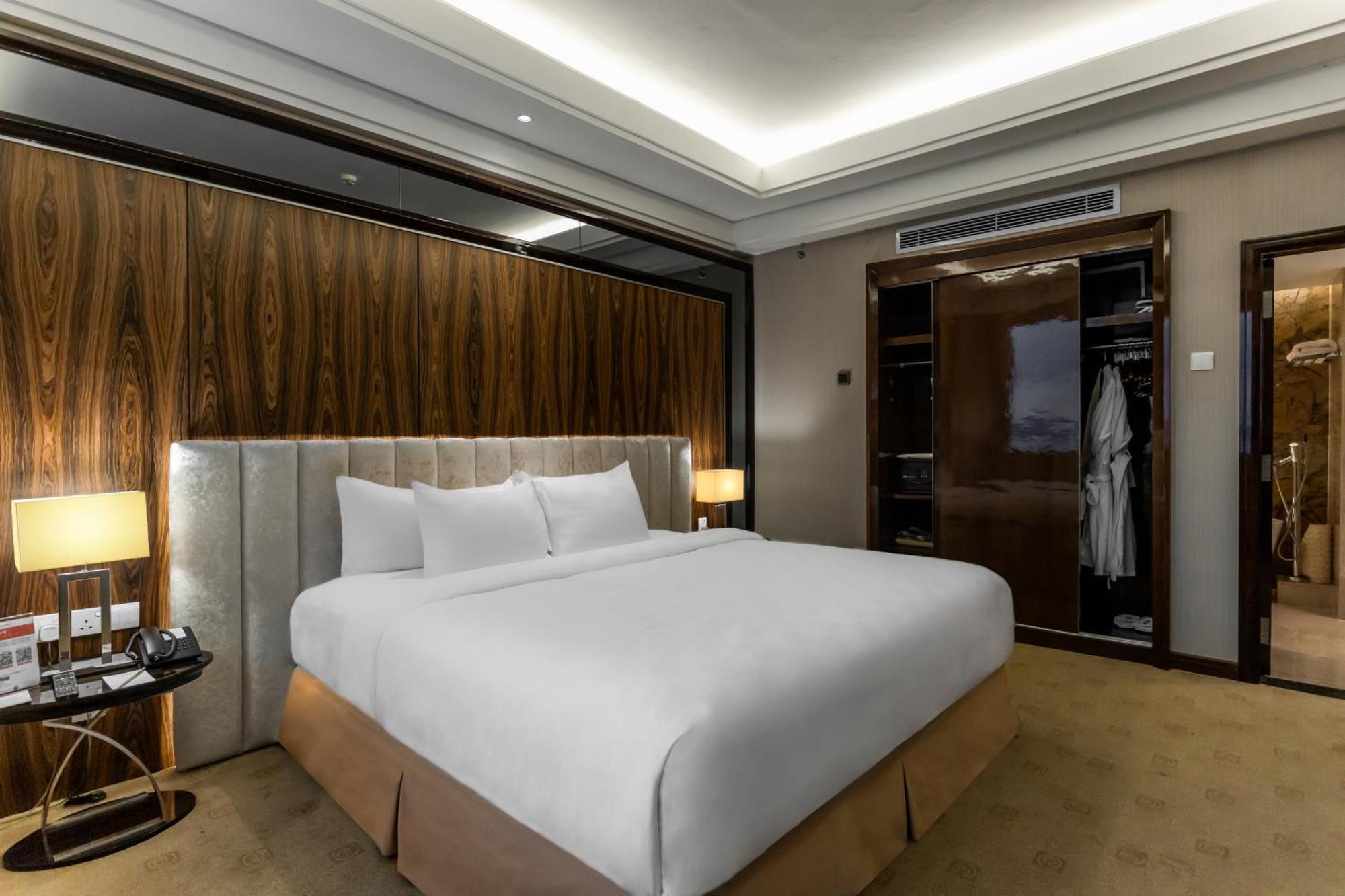 Swiss-Belhotel Harbour Bay Нагоя Екстериор снимка