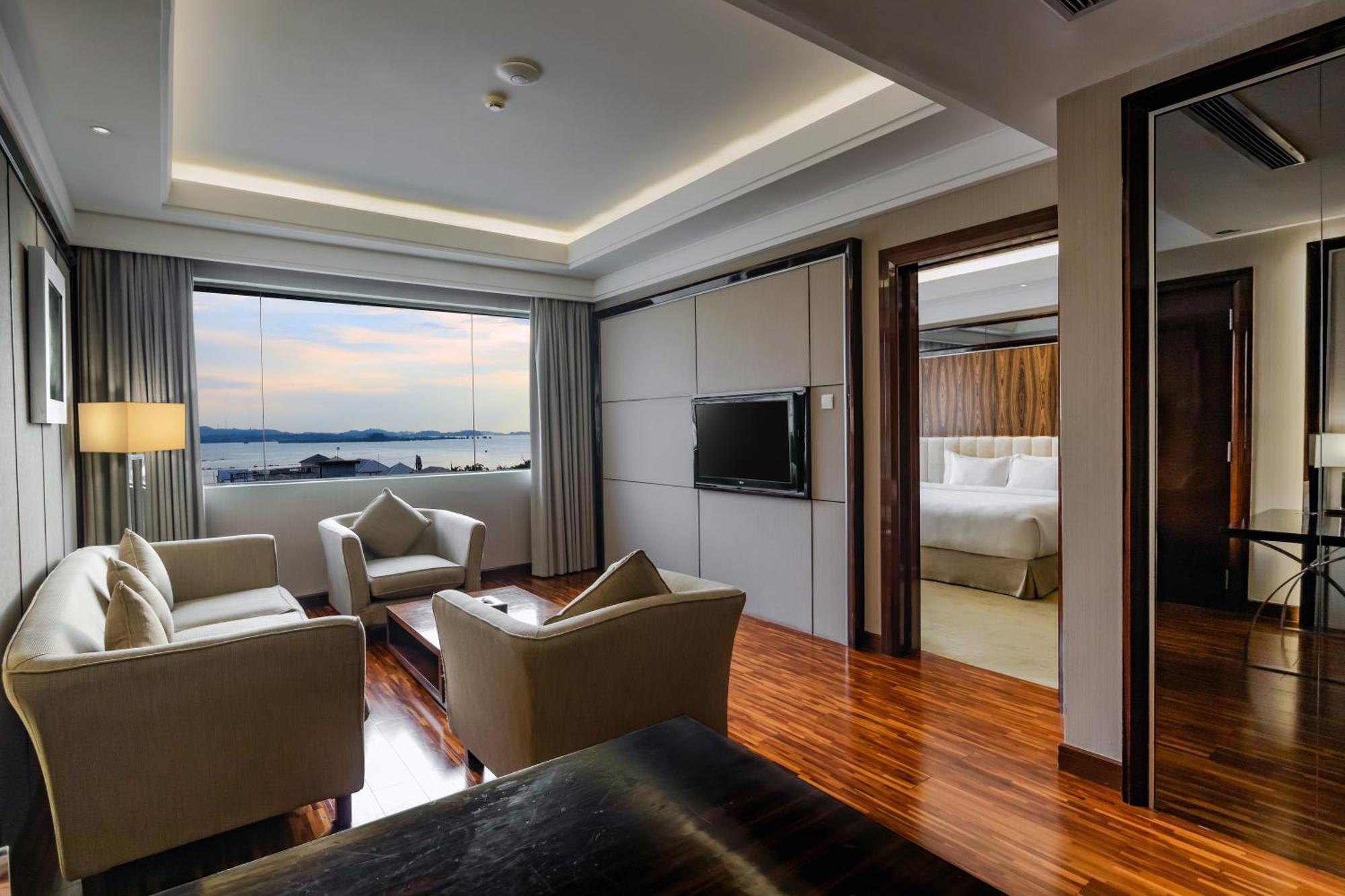 Swiss-Belhotel Harbour Bay Нагоя Екстериор снимка
