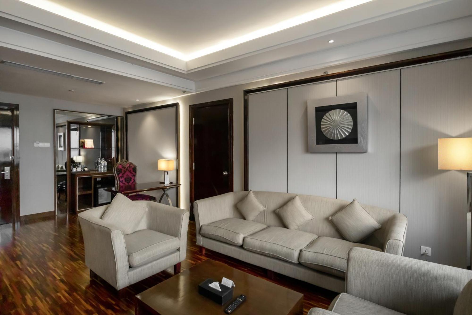 Swiss-Belhotel Harbour Bay Нагоя Екстериор снимка